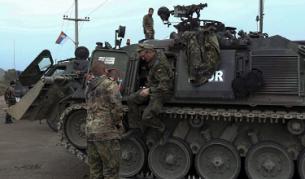 Натовски войници в Косово