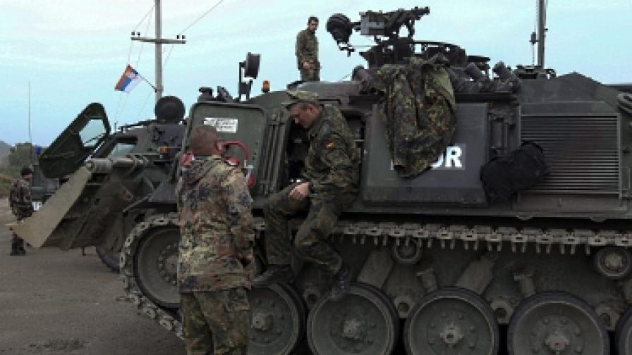 Натовски войници простреляни при сблъсъци в С. Косово
