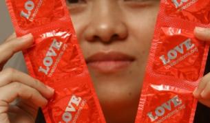 Заради бас: Преспала със 100 мъже за месец