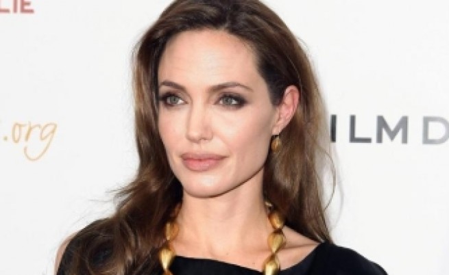 Плагиат ли е Анджелина Джоли?