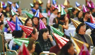 Служителите искат кеш вместо купон за Коледа