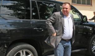 Министърът на земеделието и храните Мирослав Найденов през юни при посещението си в Търговище, където се срещна със земеделски производители