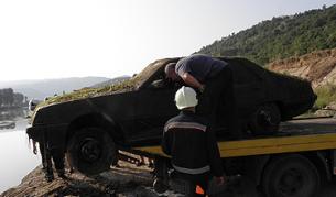 Мистерия с кола, водоем и изчезнал автокрадец