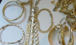 50% по-малко продажби на златни бижута по Коледа