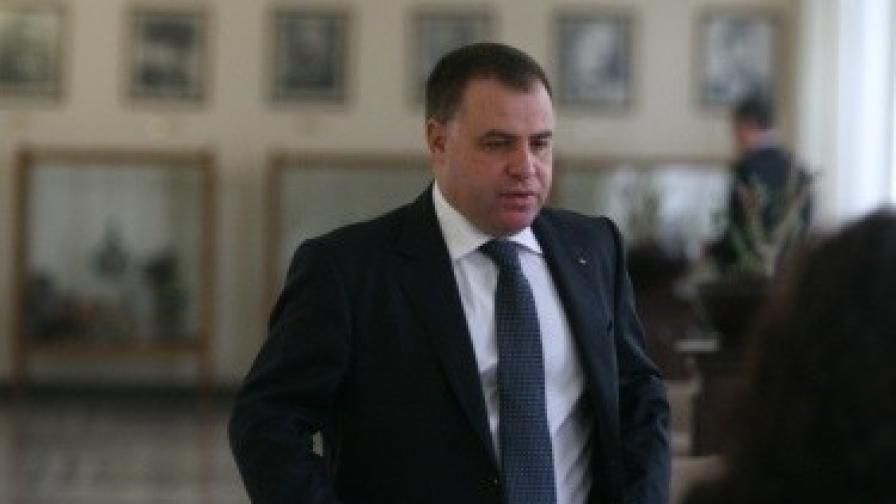 Министър Найденов: Които взривяваха, сега бият