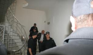 Извеждат Кирил Ращков от заседание на Асеновградския районен съд