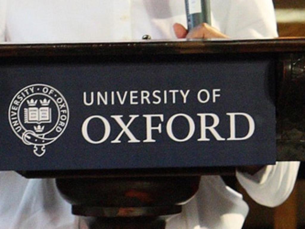 Оксфорд днес е известен като място за обучение в едни