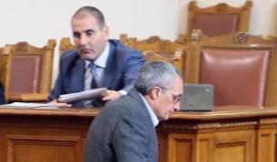 Цветан Цветанов и Иван Костов по време на парламентарен контрол