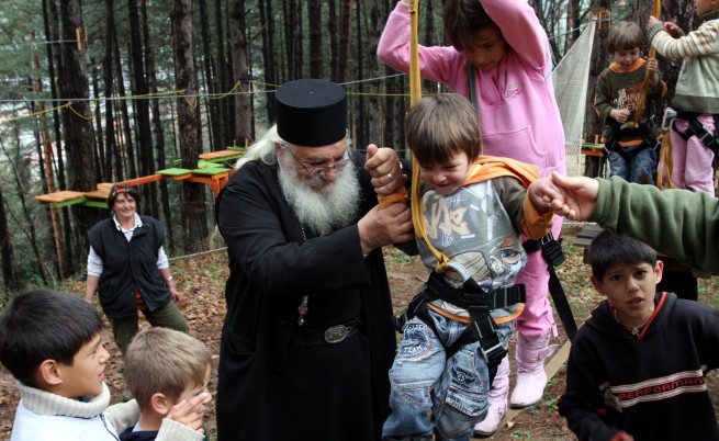13 деца от приюта на отец Иван в Нови хан вече ходят на градина
