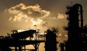 Петролна рафинерия в Катар