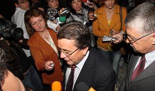 Рашев на излизане от съда през април 2011 г.