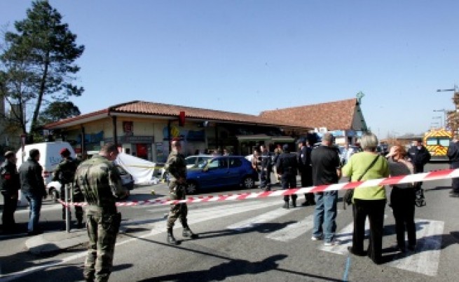Франция: Двама войници загинаха при стрелба