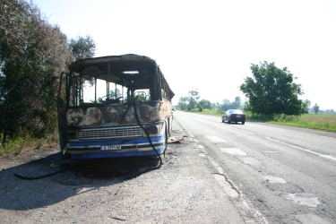 Запали се автобус с 36 деца, няма пострадали