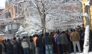 Протестът на работниците от частния завод "ОЦК Кърджали" продължава вече близо месец, но собственикът Валентин Захариев не си изпълнява обещанията