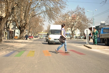 Цветни пешеходни пътеки в Пловдив