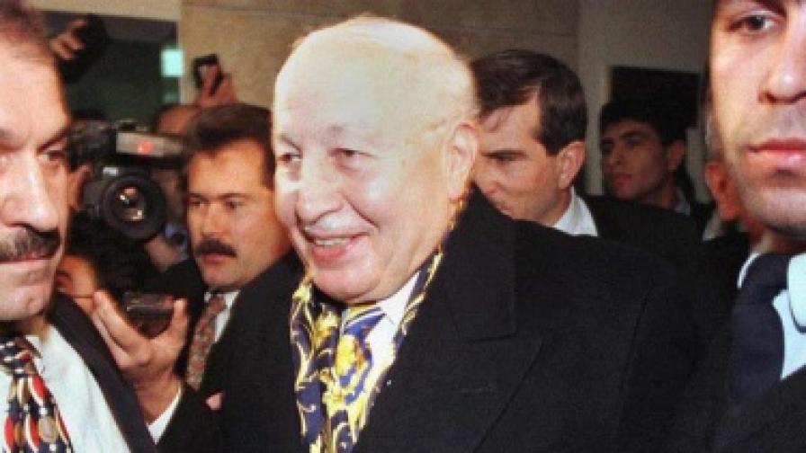 Неджметтин Ербакан почина през 2011 г. на 84 години. Подсъдимите генерали Еврен и Шахинкая са съответно на 94 и 86 години
