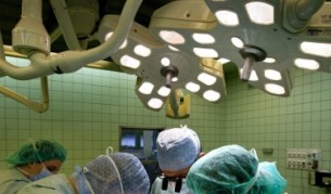 Нов метод у нас: Будят пациента по време на мозъчна операция