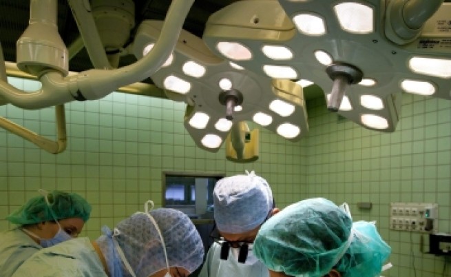 Нов метод у нас: Будят пациента по време на мозъчна операция