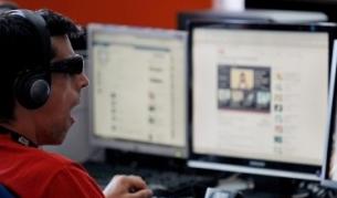 Младите у нас развиват "интернет зависимост"