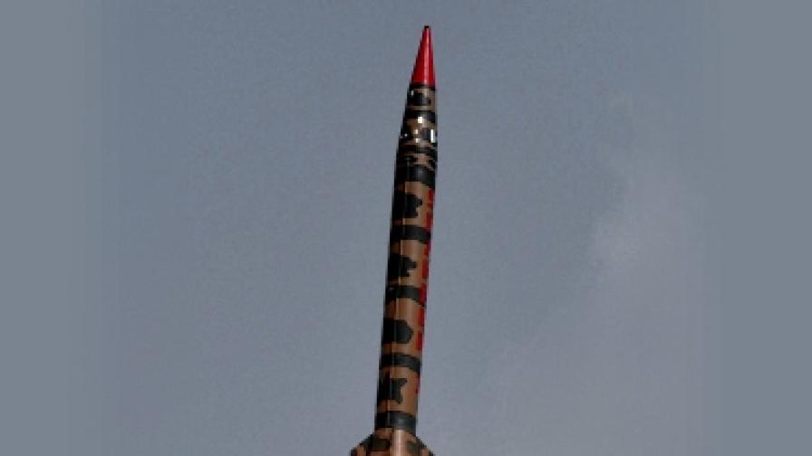 Пакистан също тества успешно балистична ракета