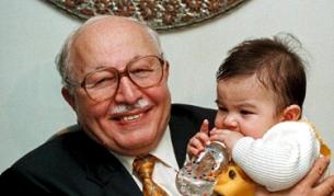 Неджметтин Ербакан почина през 2011 г. на 84 години