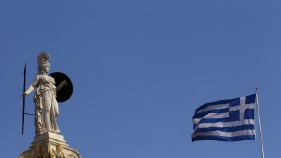 ЕК започна да си противоречи за Гърция
