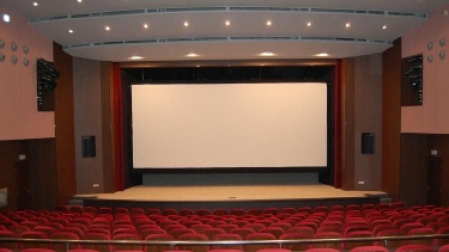 2011 г.: Все повече зрители в кината и театрите