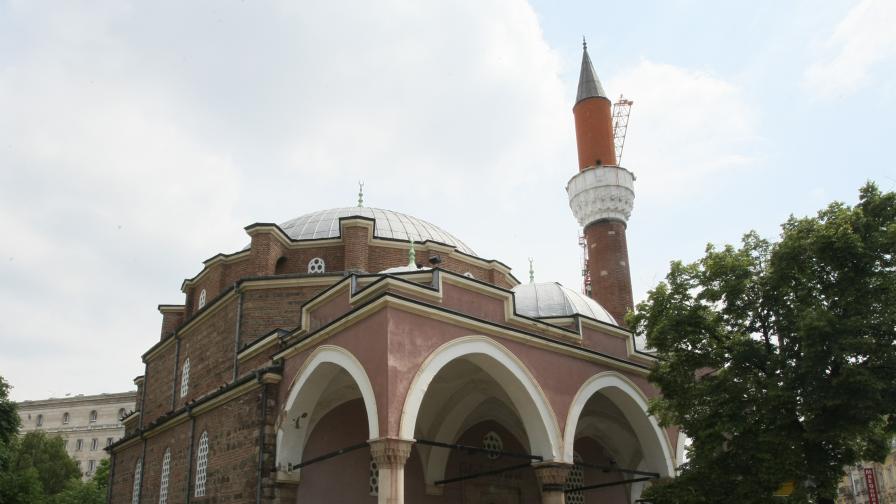 Обмислят ремонт на джамията в София, напукана след труса