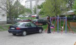 В София глобяват за паркиране върху зелена площ