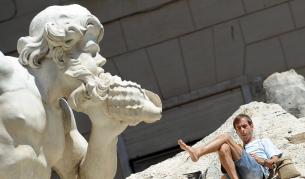 Зам.-министър: Италианците почиват по три месеца на година