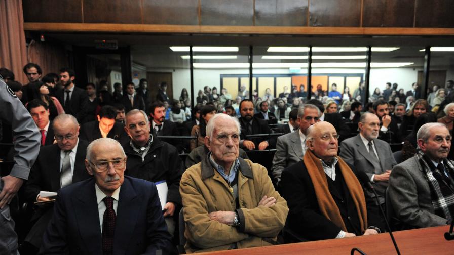 50 години затвор за бивш аржентински диктатор заради кражби на бебета