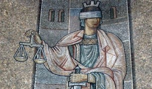 Съдии: Кабинетът поставя полицаи срещу съдии