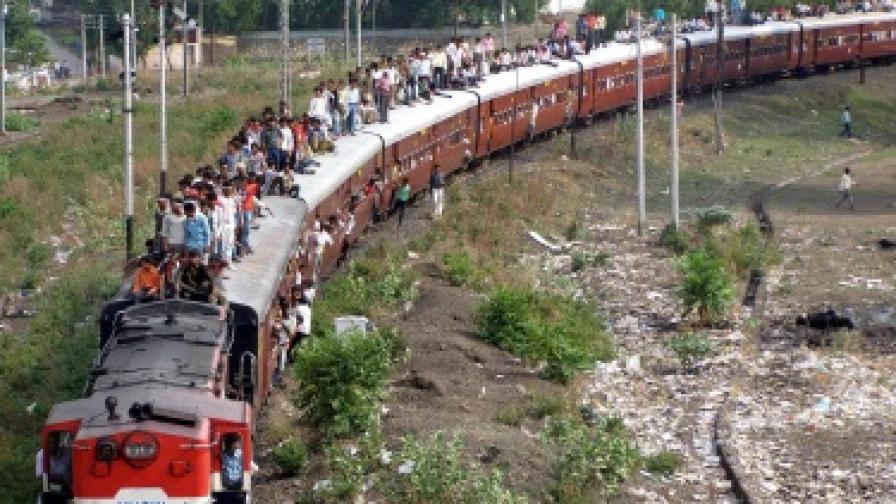 Десетки загинали при пожар в индийски влак