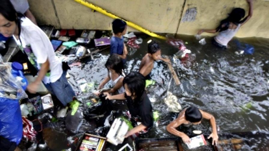 Мусонните дъждове убиха десетки във Филипините