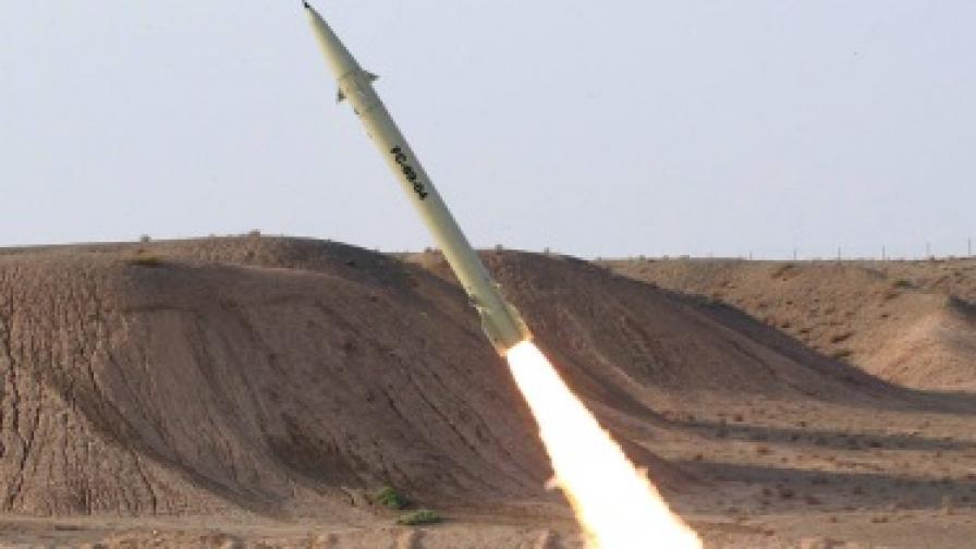 Иранското министерство на отбраната разпространи на 25 август снимка от изпитание на трето поколение ракети земя-земя