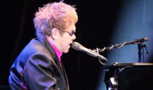 Сър Елтън Джон за страховете на един баща