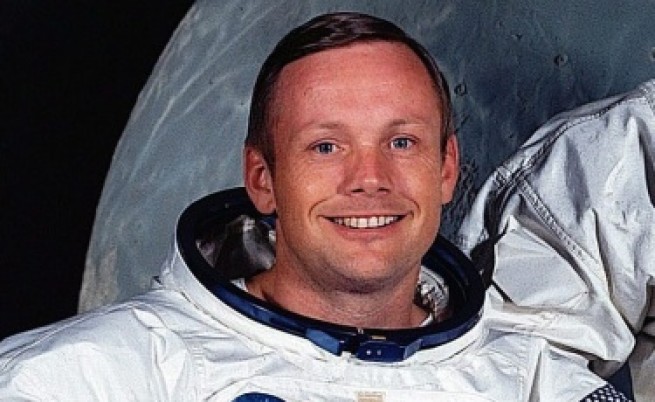 Нийл Армстронг - първият човек на Луната, почина на 82