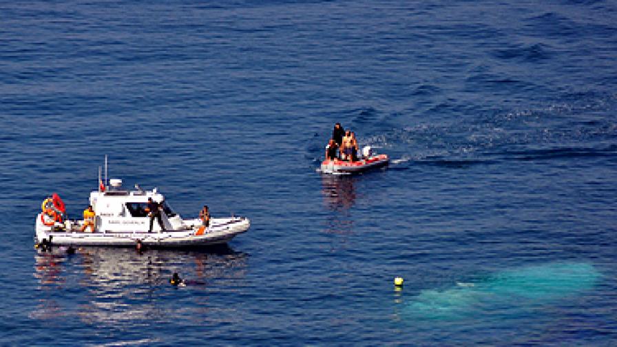  Руски туристичеки транспортен съд се обърна в Черно море 