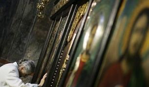 Българската православна църква отбелязва днес Рождество на Пресвета Богородица