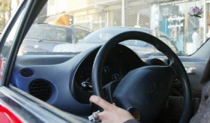 Припявате зад волана? Може да е опасно