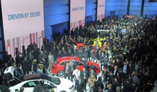 Автосалонът в Париж отваря врати 