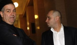 Двама от подсъдимите по делото - Орлин Аврамов (вляво) и Пламен Калайджиев (вдясно)
