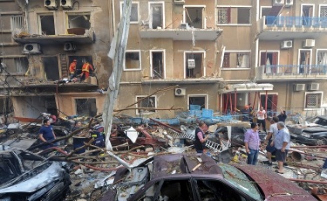 Осем убити, десетки ранени при взрив в Бейрут