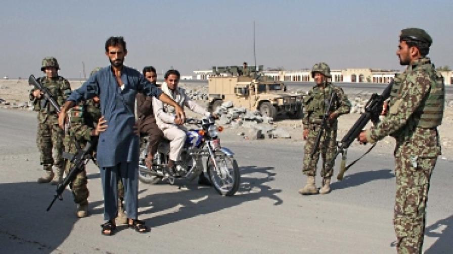 Самоубийствен атентат в Афганистан взе над 40 жертви