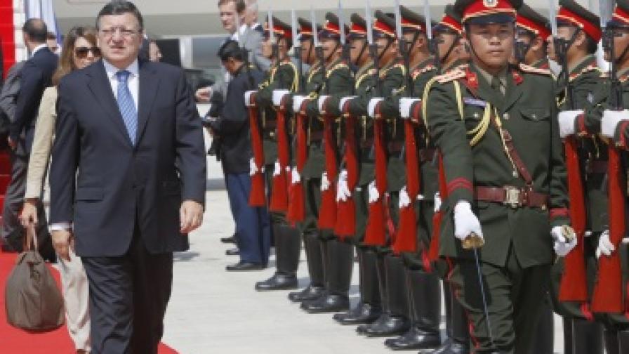 Председателят на ЕК Жозе Мануел Барозу пристига в Лаос