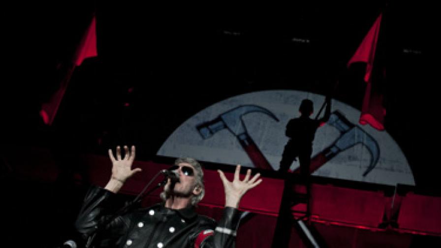 Роджър Уотърс и рок операта "The Wall" в София през 2013 г.