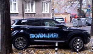 Издирват 4 младежи за нашарените коли в София