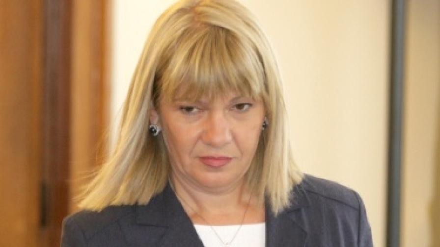 Нона Караджова - министър на околната среда и водите