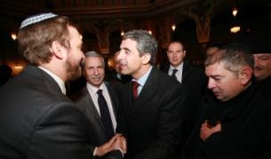 Президентът Росен Плевнелиев участва в ритуала за запалване на свещите на Ханука - Празникът на светлината, в Централната софийска синагога
