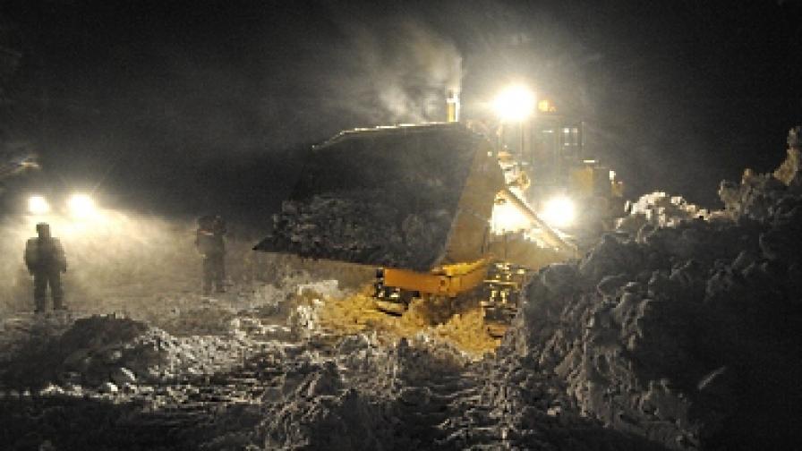 Четириметрови преспи затрупаха Молдова